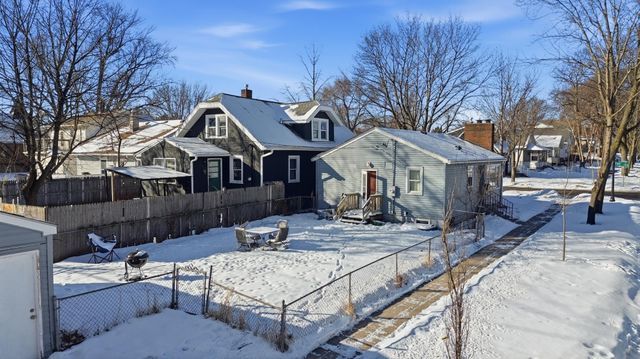 1064 Rose Avenue E, Saint Paul, MN 55106