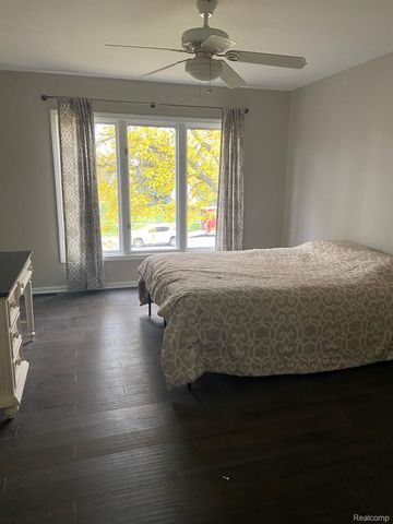15133 TOWERING OAKS Drive, Shelby Charter Township, MI 48315