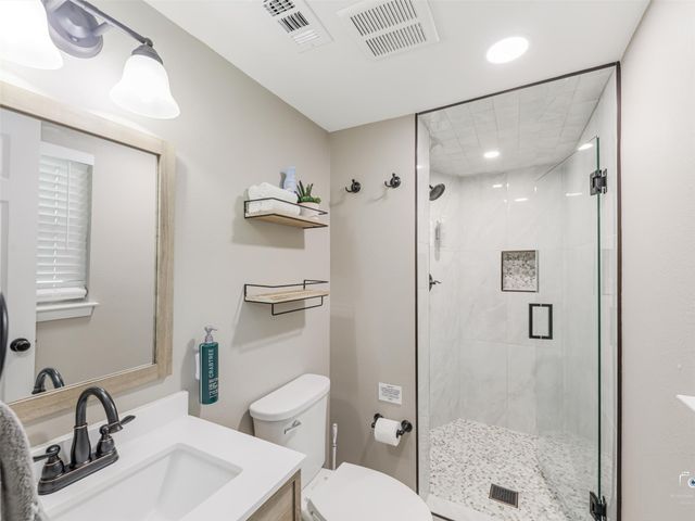 1305 Willowbrook Street, Arlington, TX 76011