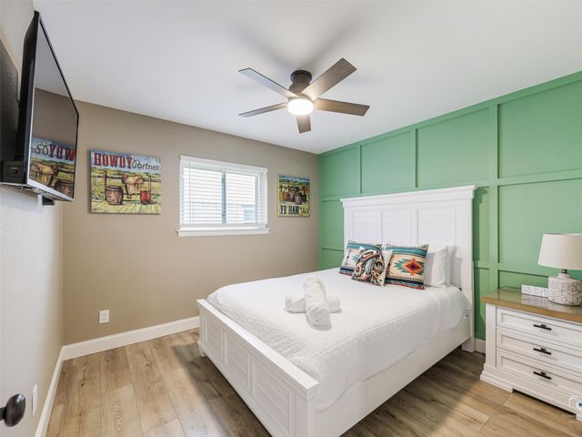 1305 Willowbrook Street, Arlington, TX 76011
