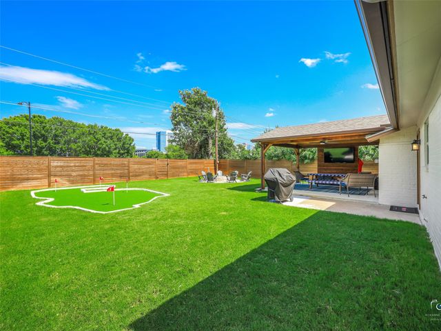 1305 Willowbrook Street, Arlington, TX 76011