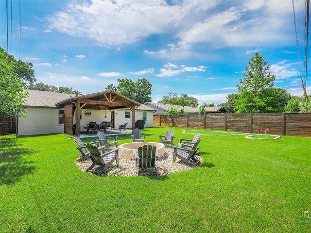 1305 Willowbrook Street, Arlington, TX 76011