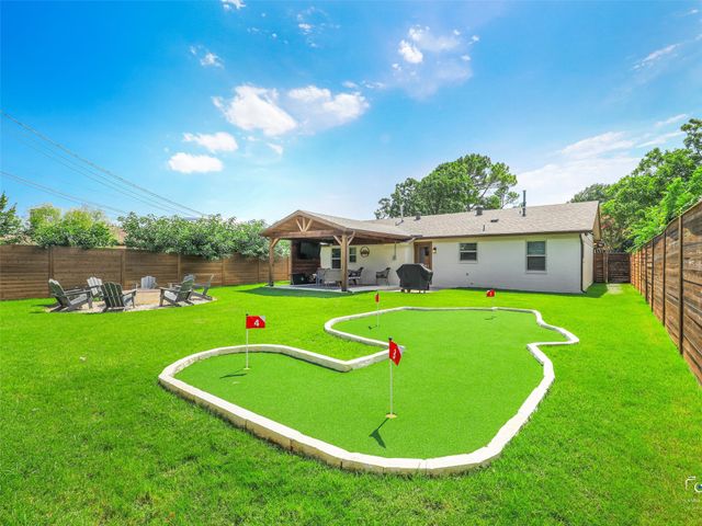 1305 Willowbrook Street, Arlington, TX 76011