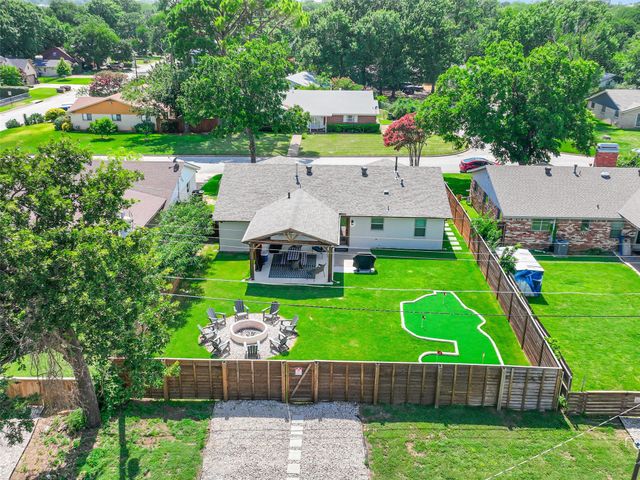1305 Willowbrook Street, Arlington, TX 76011