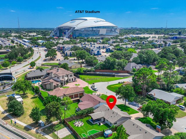 1305 Willowbrook Street, Arlington, TX 76011
