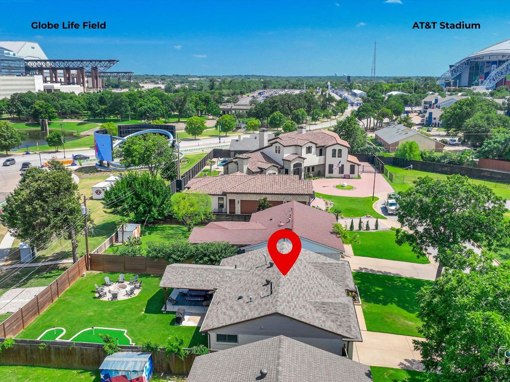 1305 Willowbrook Street, Arlington, TX 76011