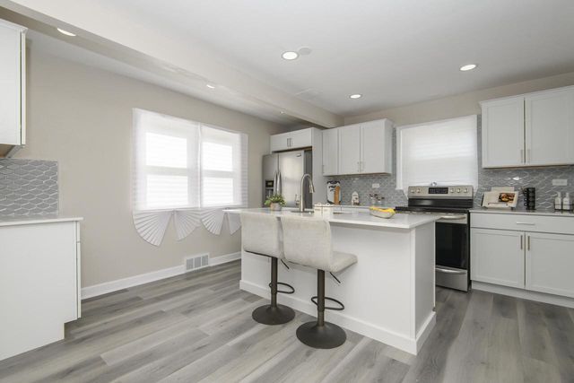 4158 N 17TH STREET, Milwaukee, WI 53209