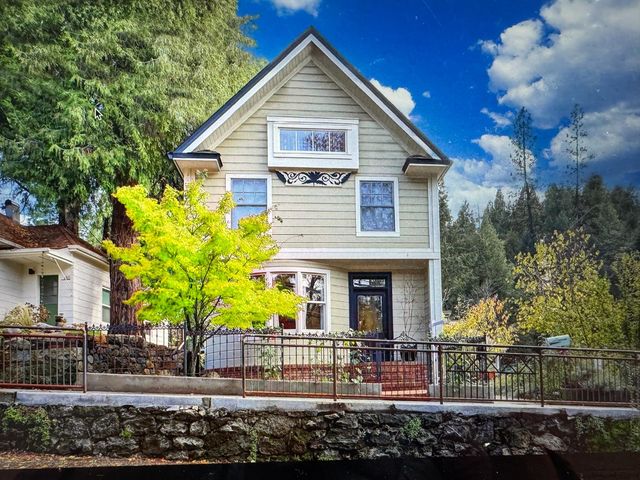 126 Boulder St, Nevada City, CA 95959