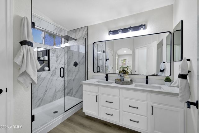 3860 E THORNTON Avenue, Gilbert, AZ 85297