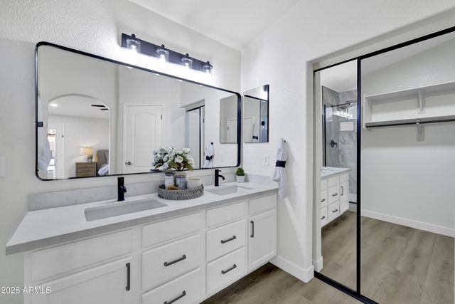 3860 E THORNTON Avenue, Gilbert, AZ 85297