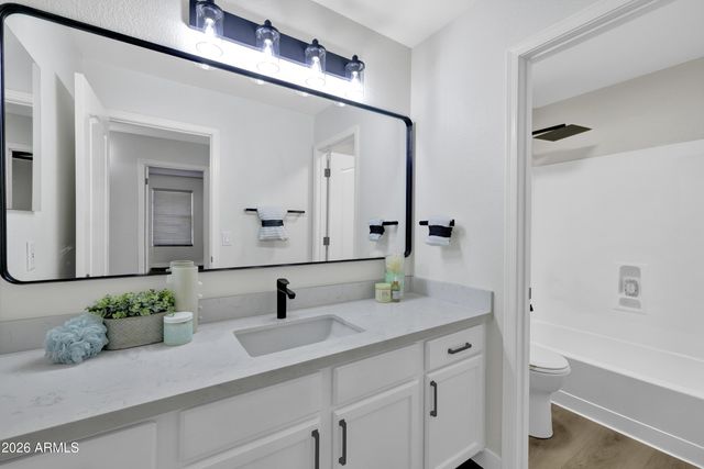 3860 E THORNTON Avenue, Gilbert, AZ 85297