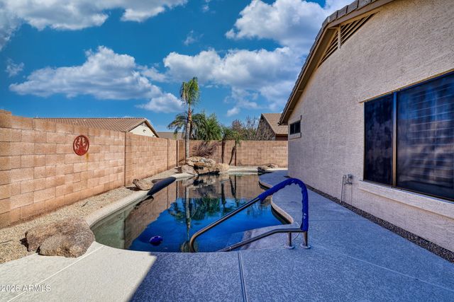3860 E THORNTON Avenue, Gilbert, AZ 85297