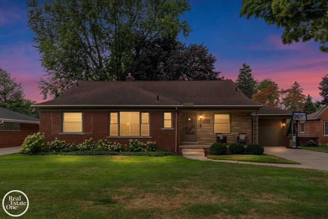 715 S Renaud Road, Grosse Pointe Woods, MI 48236