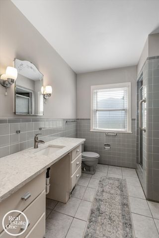 715 S Renaud Road, Grosse Pointe Woods, MI 48236