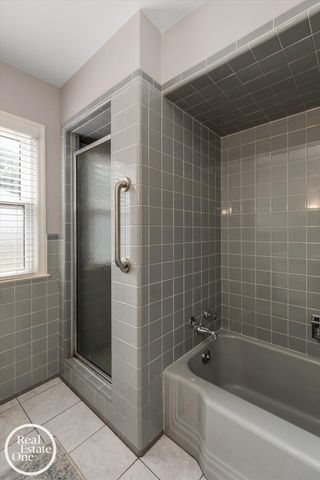 715 S Renaud Road, Grosse Pointe Woods, MI 48236