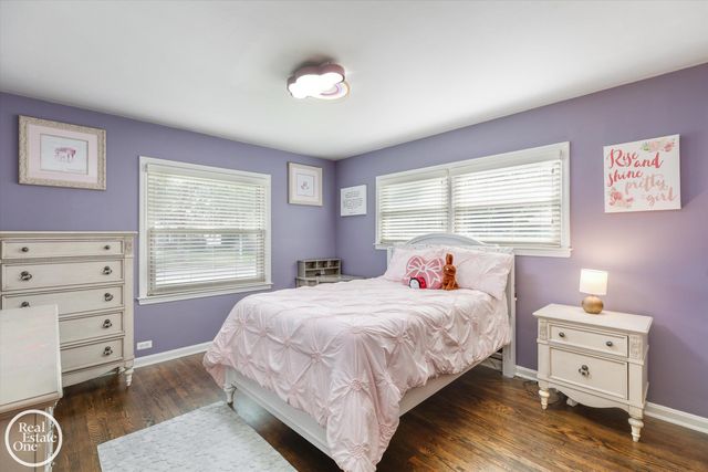715 S Renaud Road, Grosse Pointe Woods, MI 48236