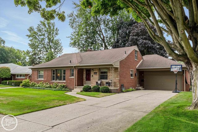 715 S Renaud Road, Grosse Pointe Woods, MI 48236