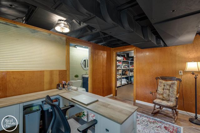 715 S Renaud Road, Grosse Pointe Woods, MI 48236