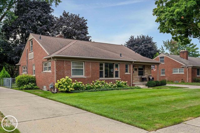 715 S Renaud Road, Grosse Pointe Woods, MI 48236