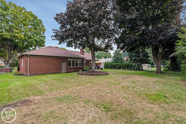 715 S Renaud Road, Grosse Pointe Woods, MI 48236