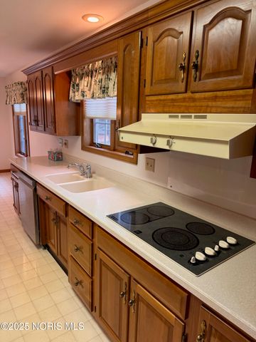 144 Deerfield Circle, Bryan, OH 43506