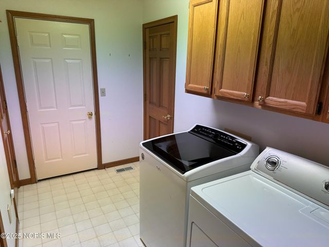 144 Deerfield Circle, Bryan, OH 43506