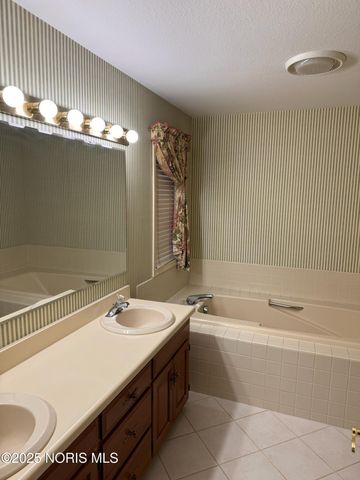 144 Deerfield Circle, Bryan, OH 43506