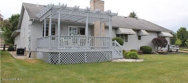 144 Deerfield Circle, Bryan, OH 43506