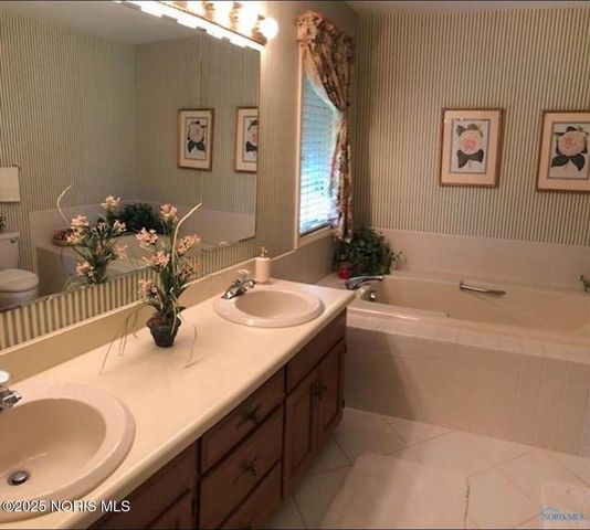 144 Deerfield Circle, Bryan, OH 43506