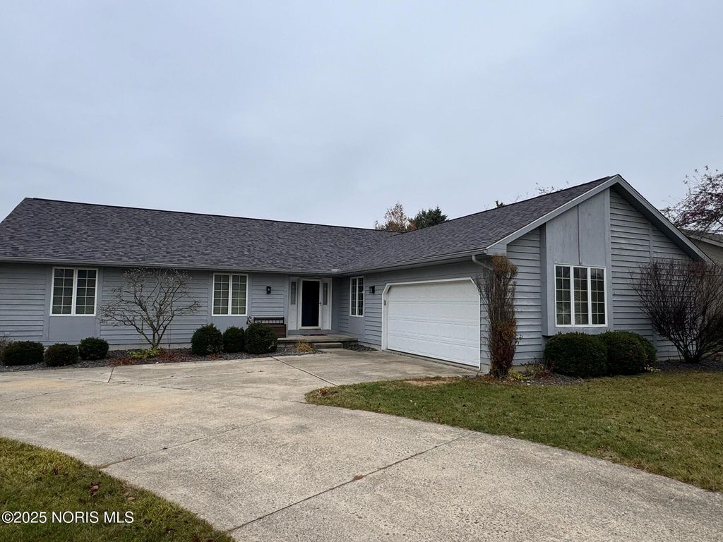 144 Deerfield Circle, Bryan, OH 43506