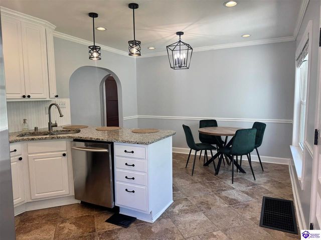 3016 Carson Drive, Louisville, KY 40205