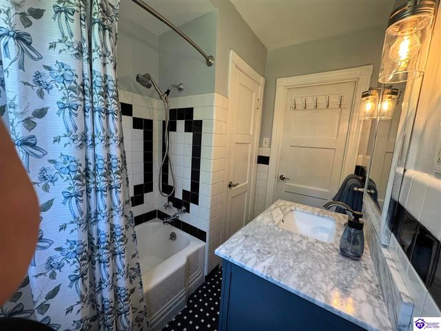 3016 Carson Drive, Louisville, KY 40205