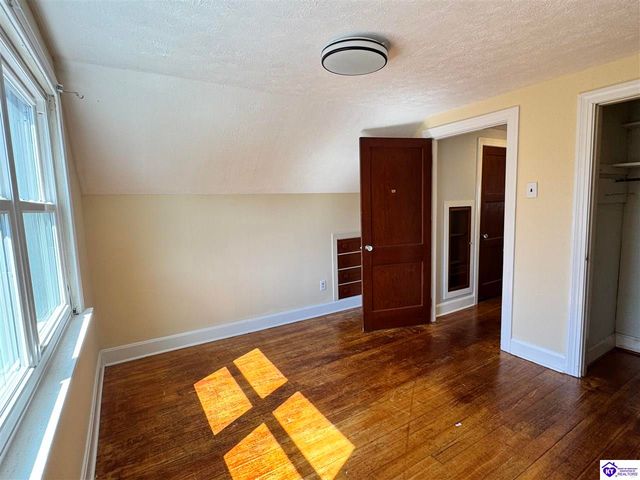 3016 Carson Drive, Louisville, KY 40205