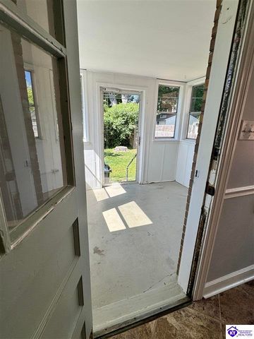 3016 Carson Drive, Louisville, KY 40205