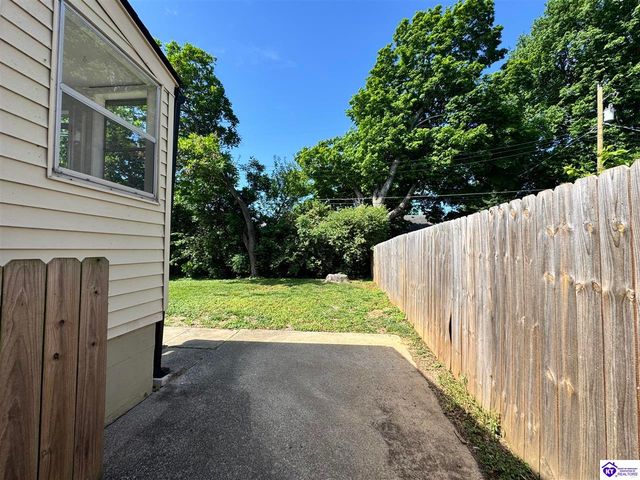 3016 Carson Drive, Louisville, KY 40205