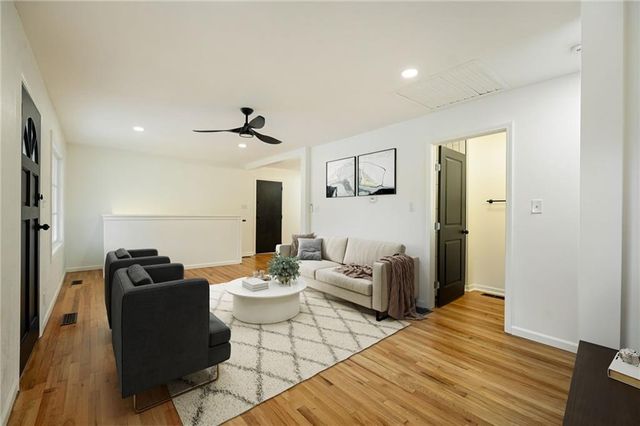 15211 Bellaire Avenue, Grandview, MO 64030