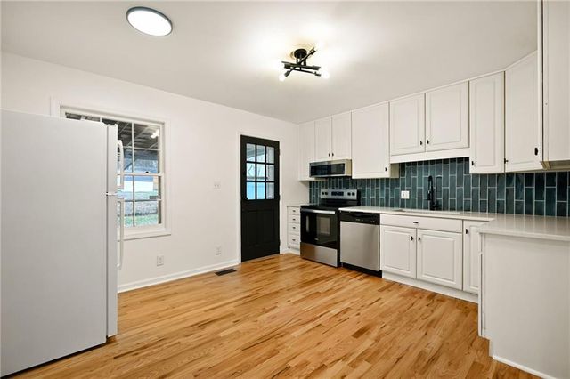 15211 Bellaire Avenue, Grandview, MO 64030