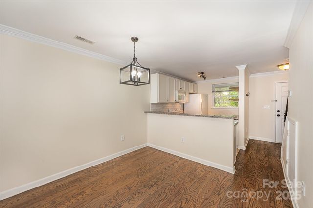 1218 Green Oaks Lane E, Charlotte, NC 28205