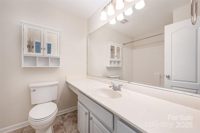 1218 Green Oaks Lane E, Charlotte, NC 28205