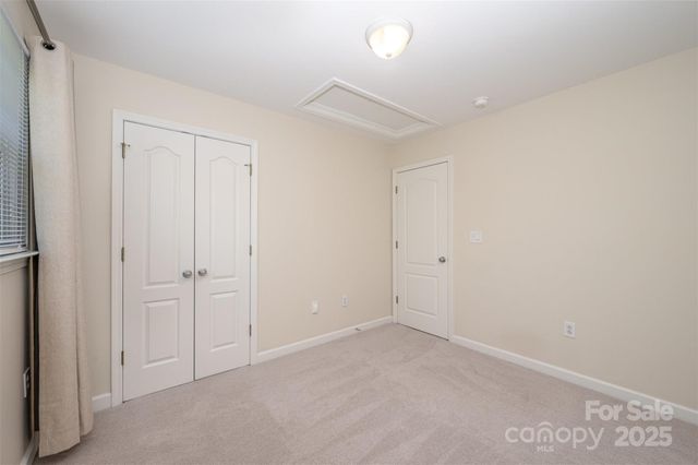 1218 Green Oaks Lane E, Charlotte, NC 28205