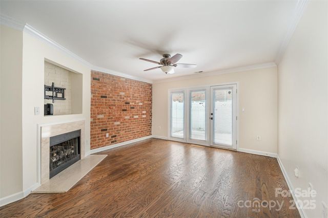 1218 Green Oaks Lane E, Charlotte, NC 28205