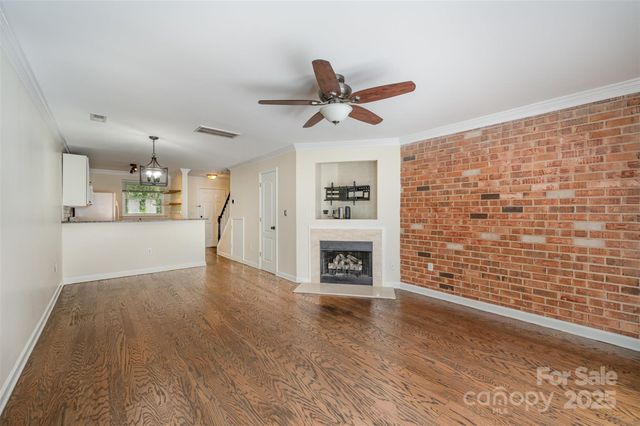 1218 Green Oaks Lane E, Charlotte, NC 28205