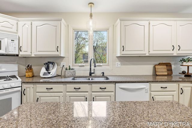 2848 Belleglade Court Se, City Of Grand Rapids, MI 49546