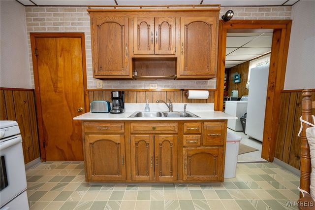 15 Central Avenue, Buffalo, NY 14206