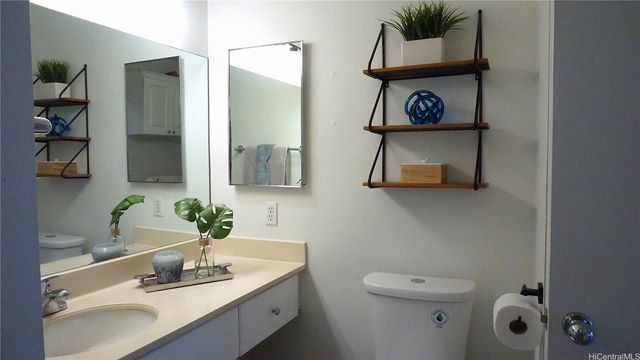94 1351 Kulewa Loop 17A, Waipahu, HI 96797