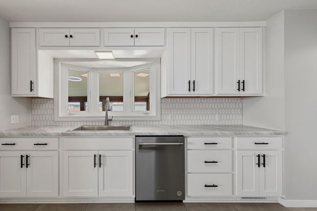 1235 Marsh Street, Mankato, MN 56001