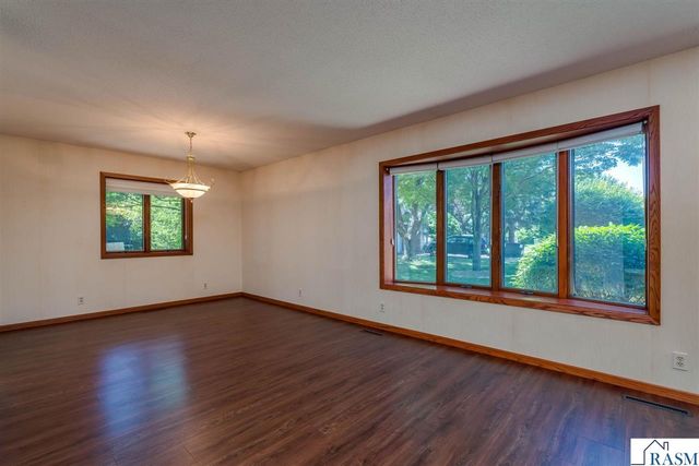 2125 Dream Drive, North Mankato, MN 56003