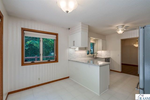 2125 Dream Drive, North Mankato, MN 56003