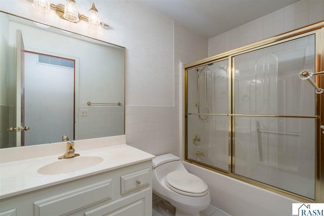 2125 Dream Drive, North Mankato, MN 56003
