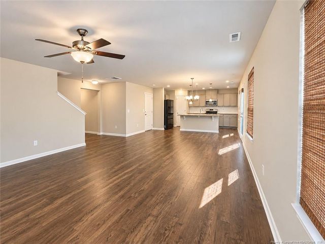 1069 Emerald Stone Loop, Hope Mills, NC 28348